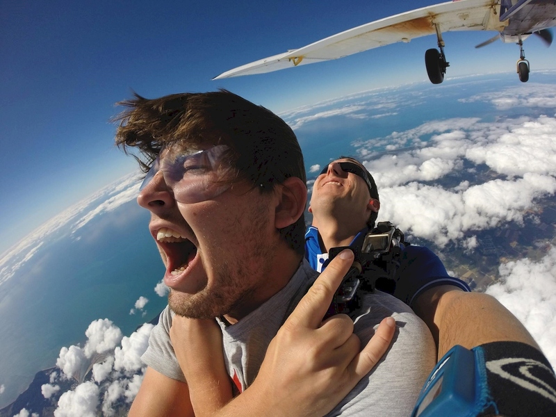 Tandem Skydive up to 14.000ft - Free Transfers